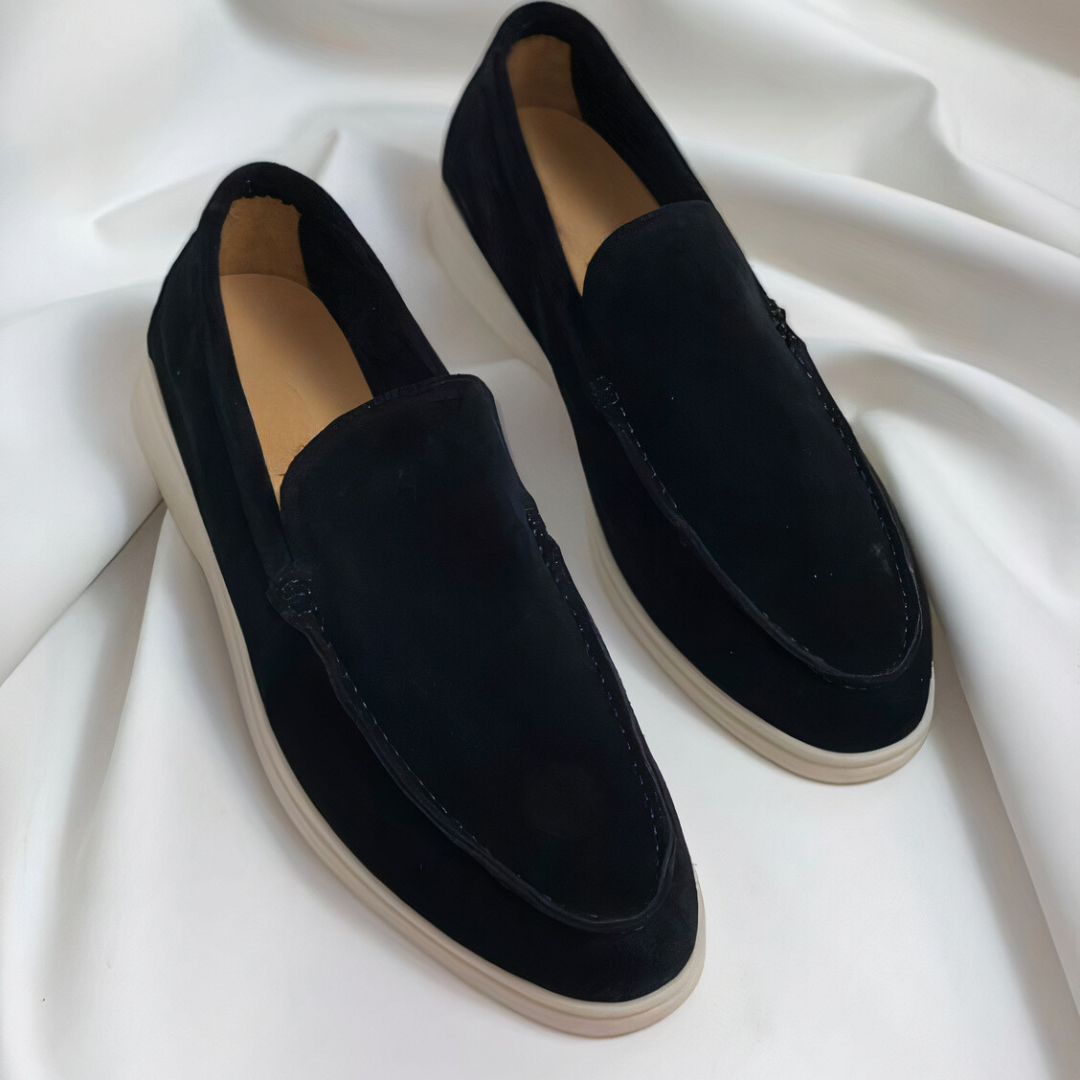 Timeless Elegance and Comfort – Classic Men’s Leather Loafers