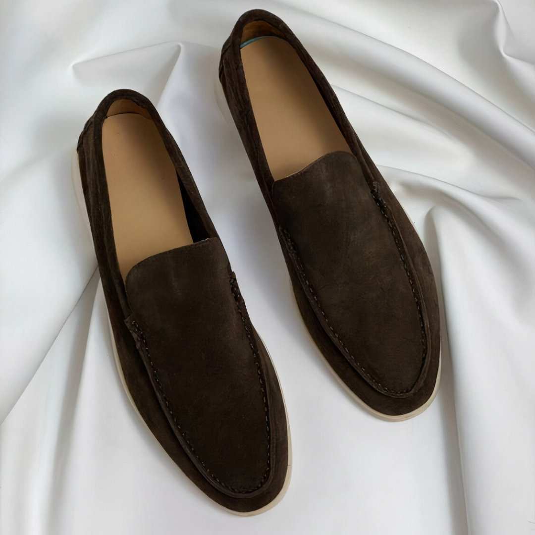 Timeless Elegance and Comfort – Classic Men’s Leather Loafers