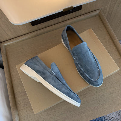 Timeless Elegance and Comfort – Classic Men’s Leather Loafers